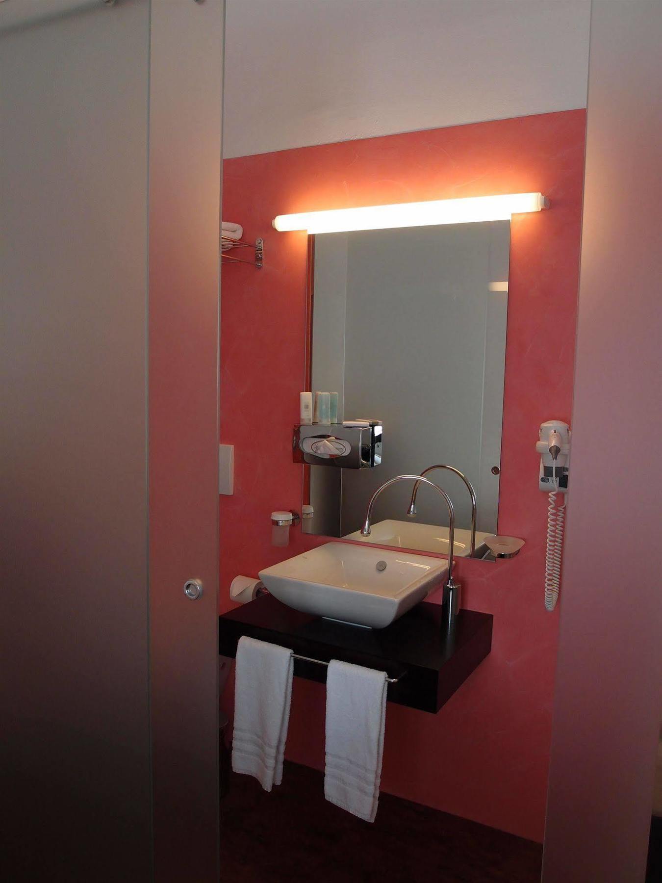 Boutique Hotel La Rinascente Locarno Exterior photo